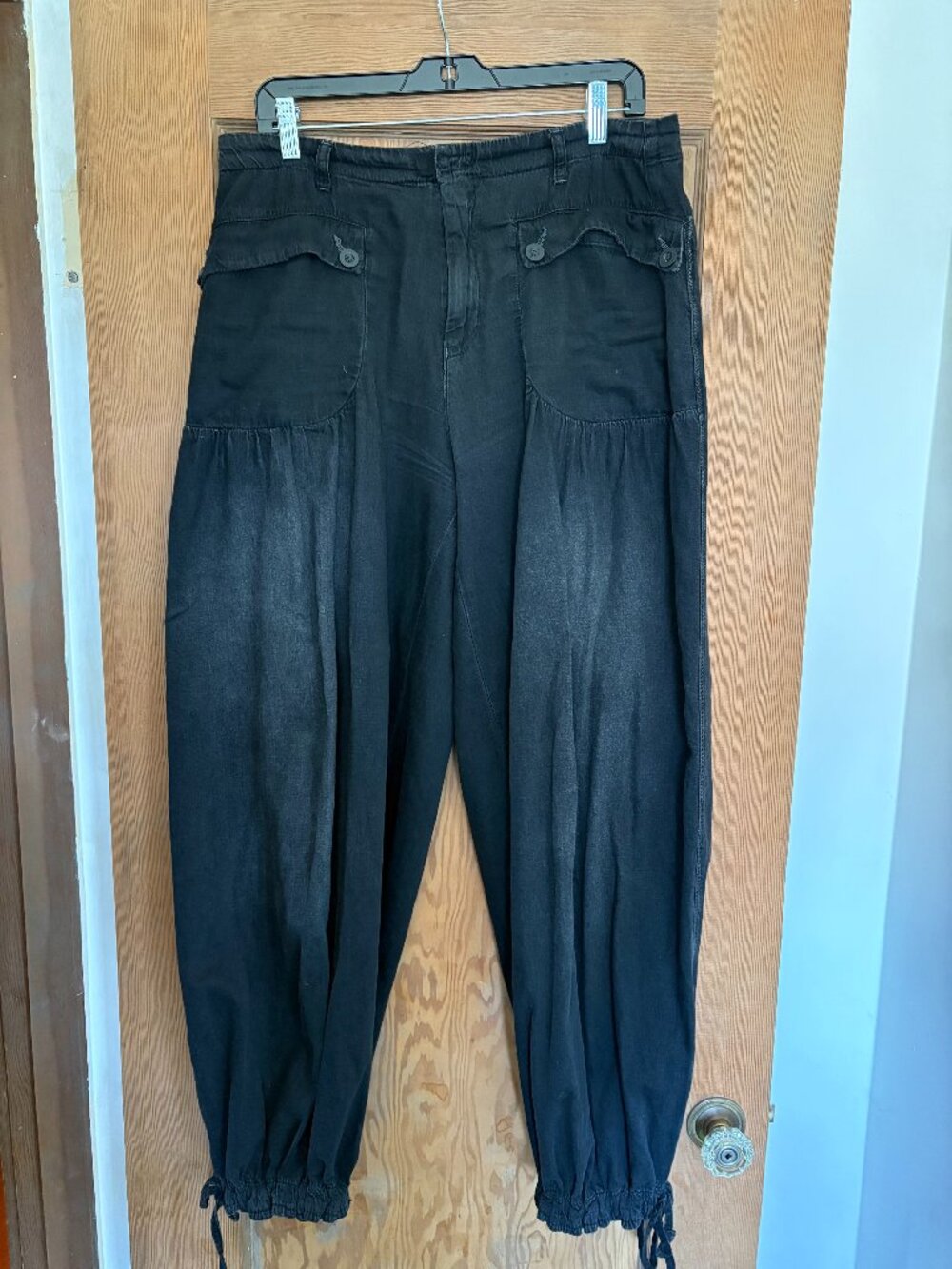 We The Free by Free People Lotus Balloon Jeans — Black Washed